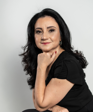Foto da professora Valquíria Arenas